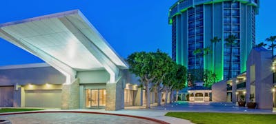 Holiday Inn Long Beach Airport