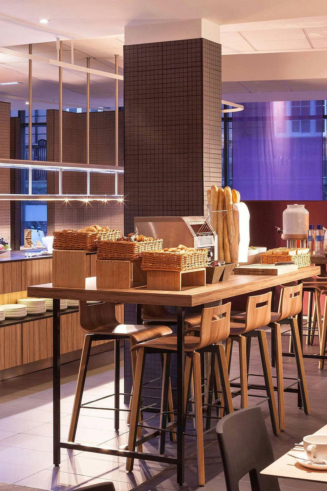 Hotel Novotel Edinburgh Centre photo 1