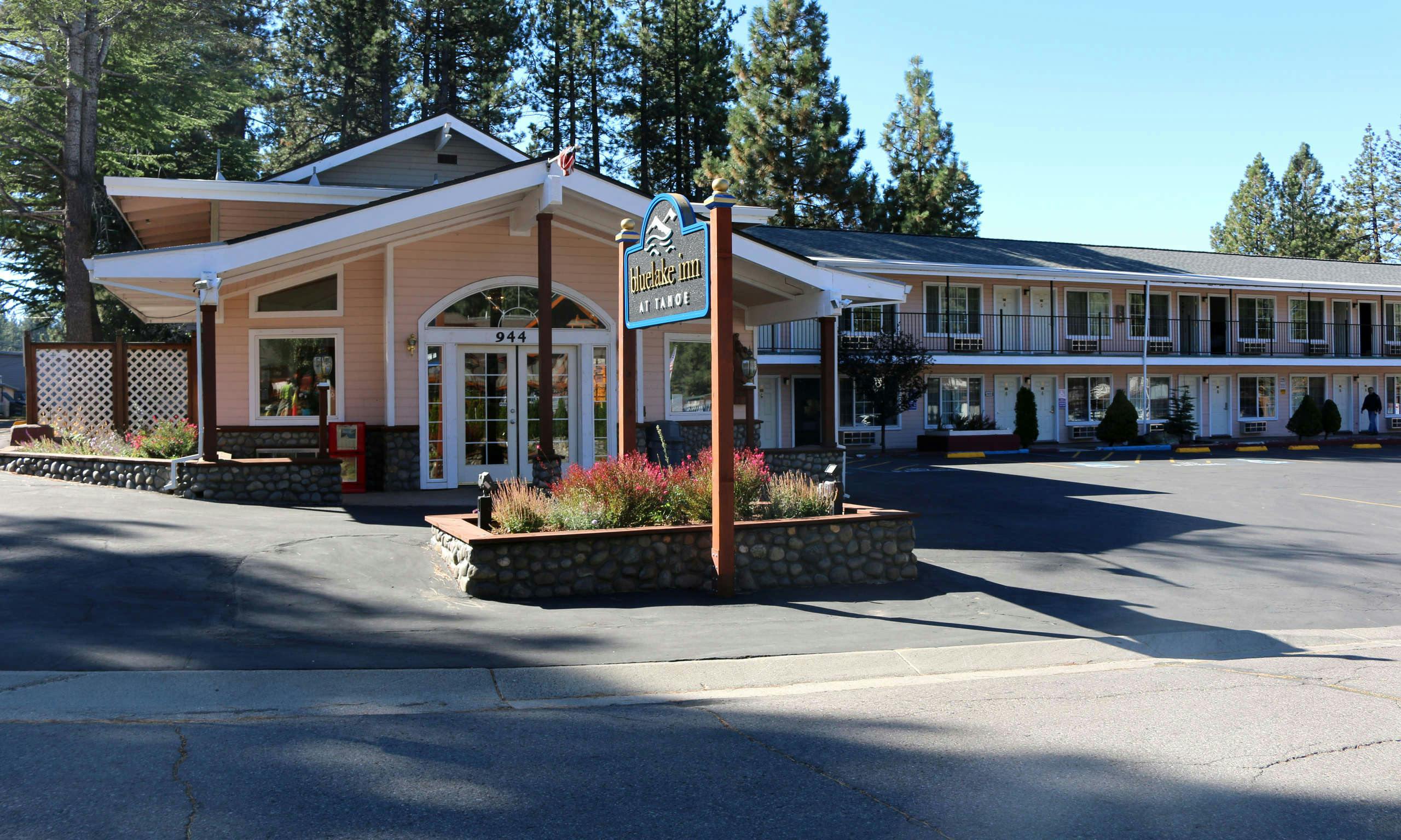 Bluelake Inn