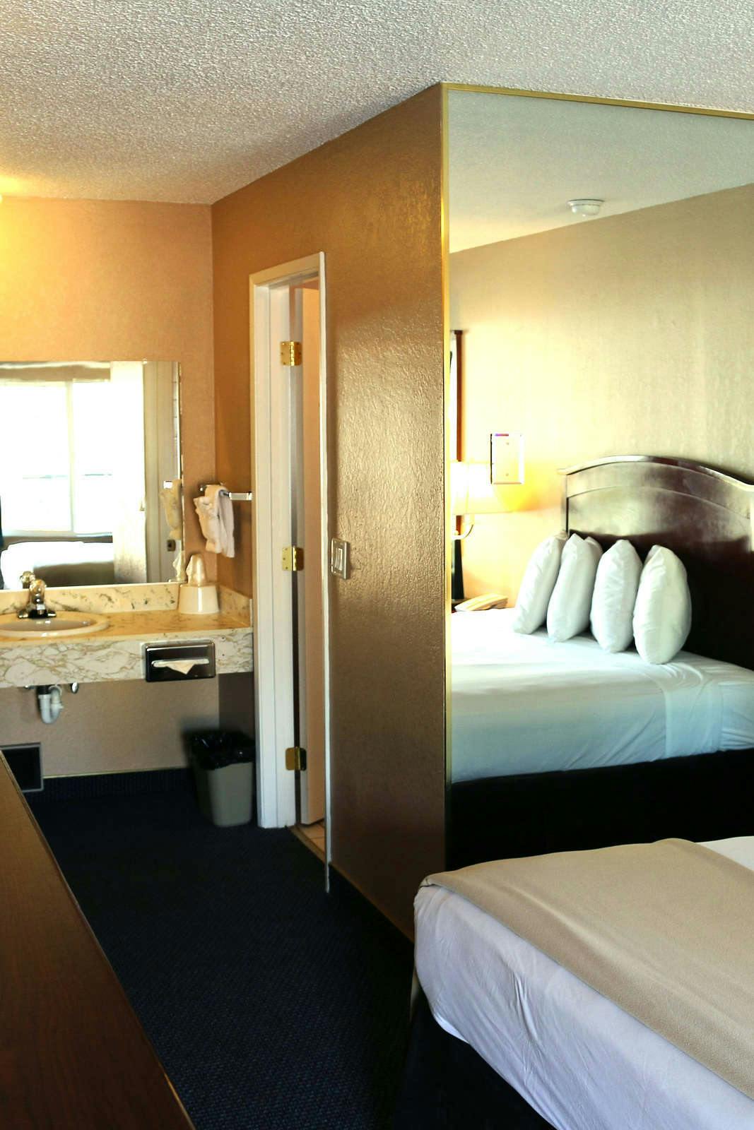 Hotel Bluelake Inn photo 1