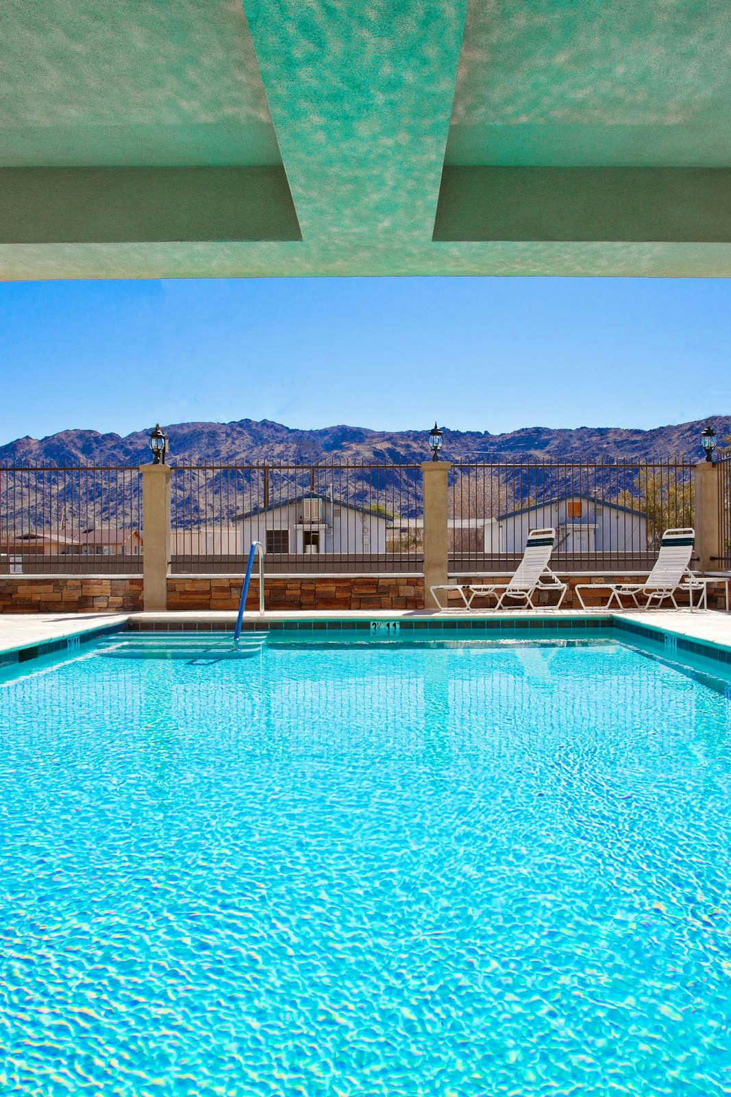 Hotel Holiday Inn Express Hotel & Suites Twentynine Palms photo 1