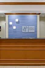Hotel Holiday Inn Express Hotel & Suites Santa Clarita photo 4