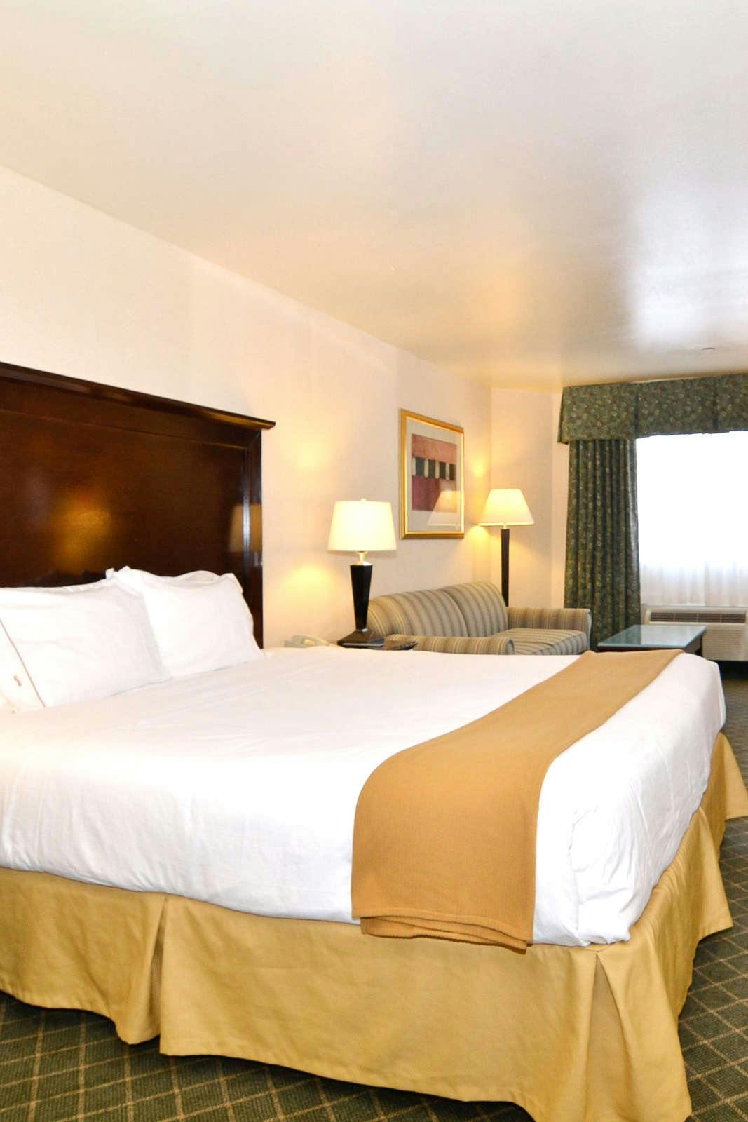 Hotel Holiday Inn Express San Diego Mira Mesa photo 2