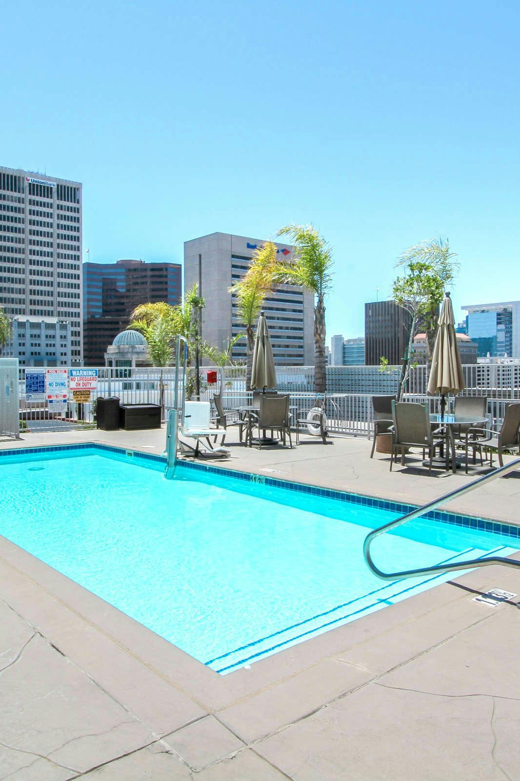 Hotel Holiday Inn Express San Diego Downtown photo 1