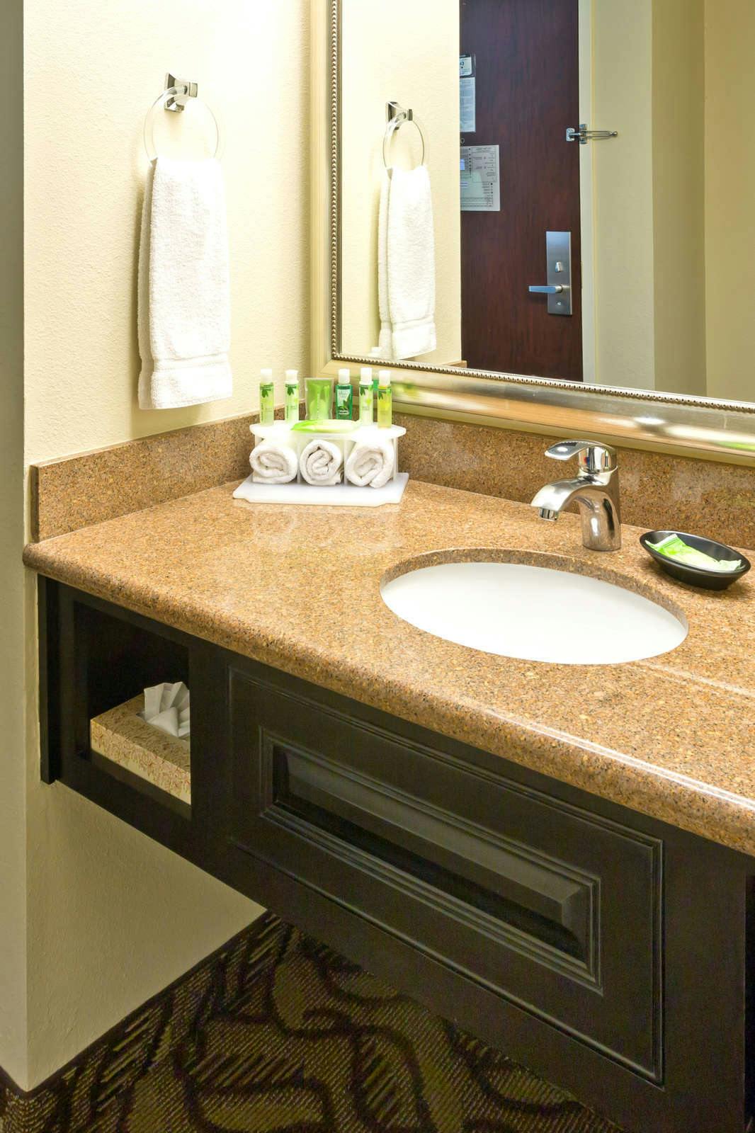 Hotel Holiday Inn Express Lompoc photo 4