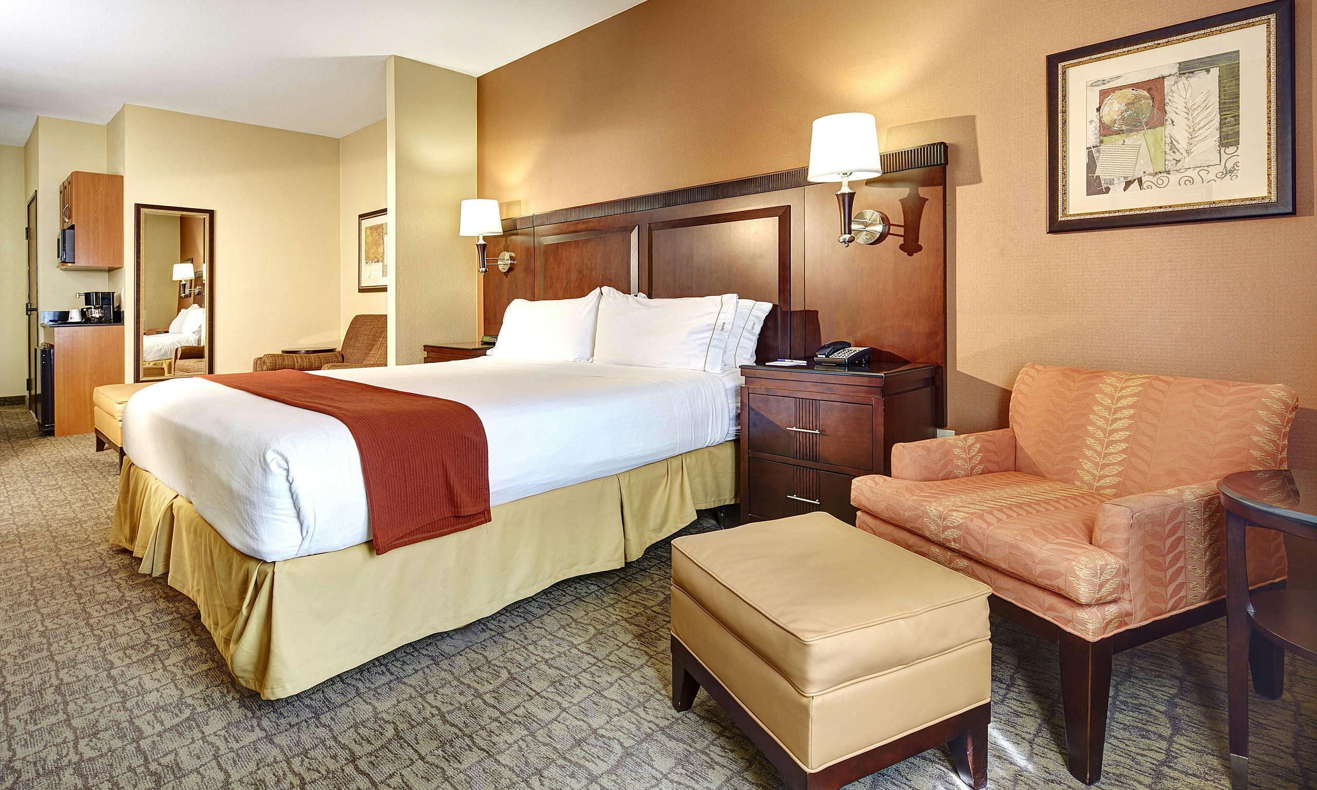 Holiday Inn Express Hotel & Suites San Diego Sorrento Valley