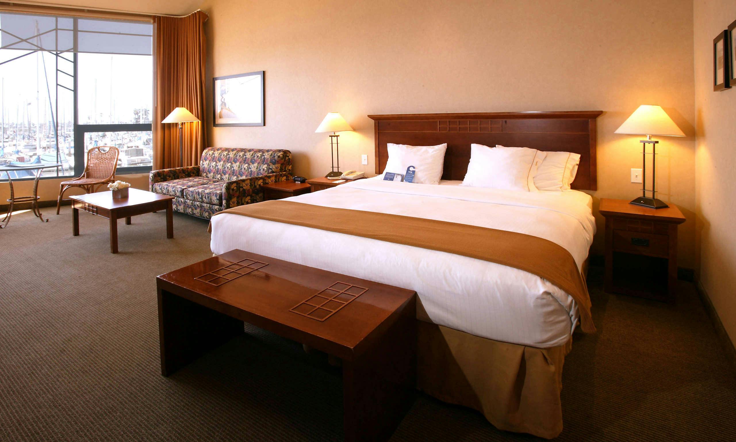 Holiday Inn Express Hotel & Suites Ventura Harbor