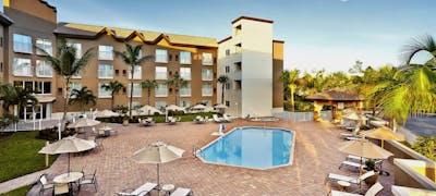 Holiday Inn Express Hotel & Suites Naples Downtown