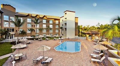 Holiday Inn Express Hotel & Suites Naples Downtown