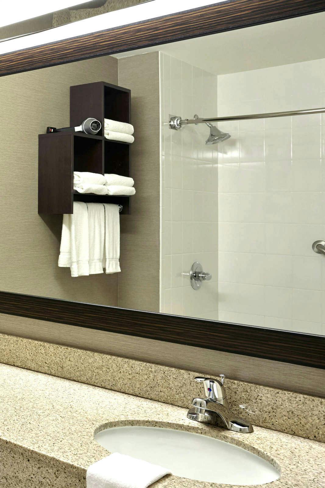 Hotel Holiday Inn Express Hotel & Suites Naples Downtown photo 4