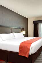 Hotel Holiday Inn Express Hotel & Suites Naples Downtown photo 1