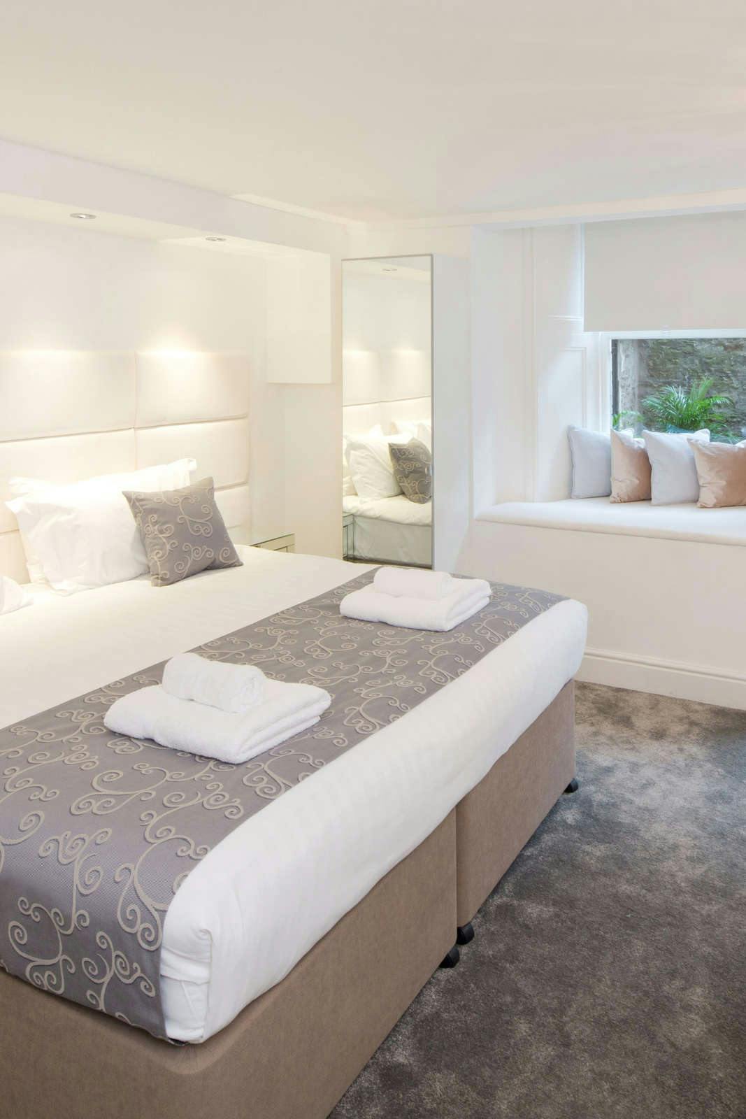 Hotel Edinburgh Castle Apartments and Suites photo 3