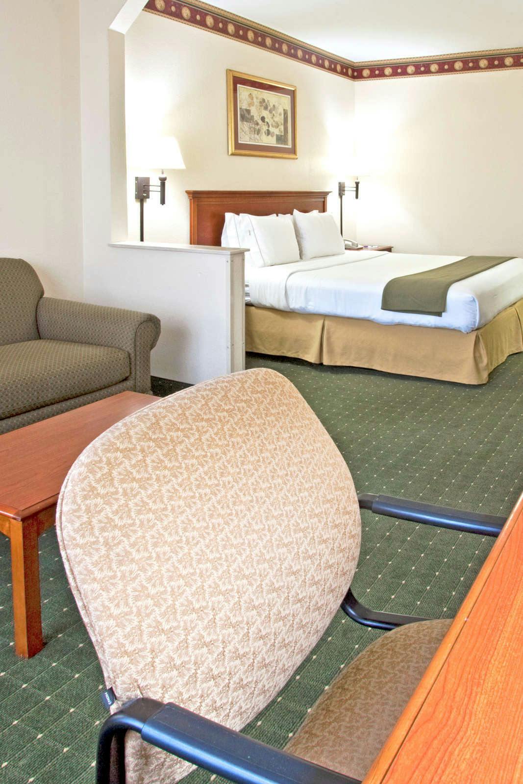 Hotel Holiday Inn Express Hotel & Suites Orlando International Airport photo 2