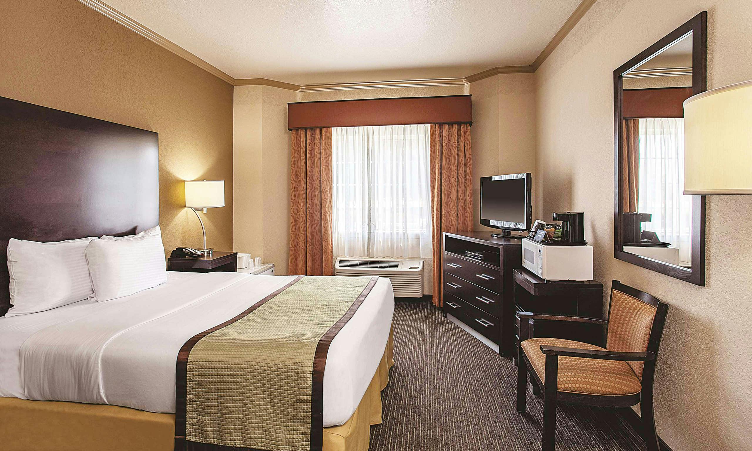 Last Minute Hotel Deals In Davis Hoteltonight
