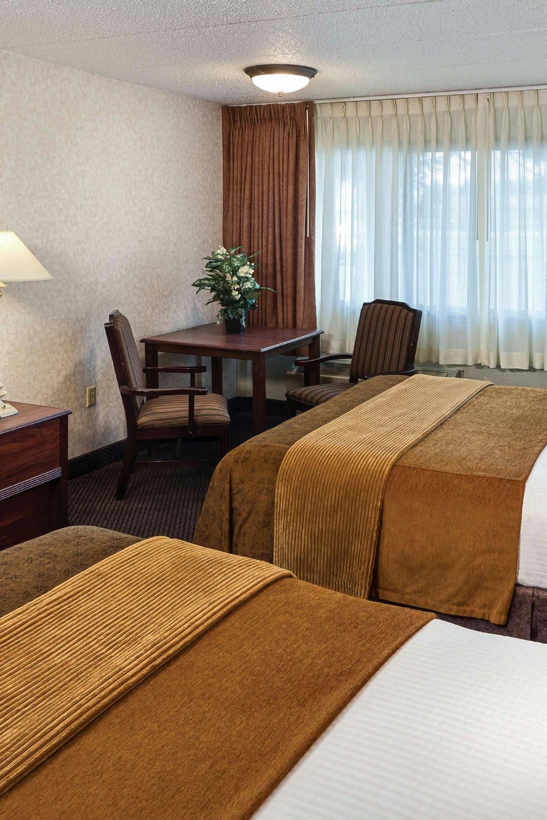 Hotel Ramkota Watertown photo 5