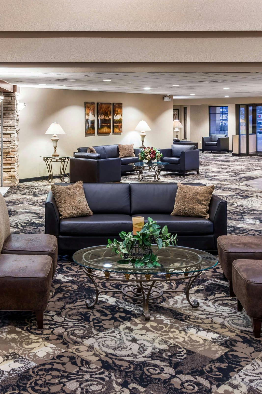 Hotel Ramkota Watertown photo 1