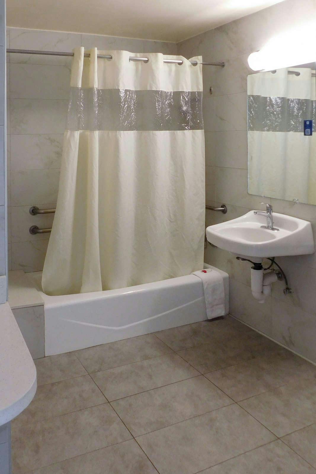 Hotel Days Inn by Wyndham Novato/San Francisco photo 4