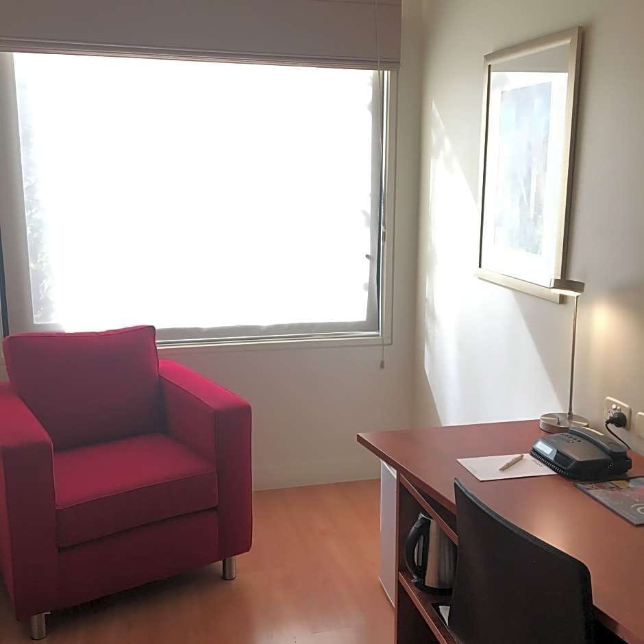 Hotel Ramada Encore Dandenong photo 1