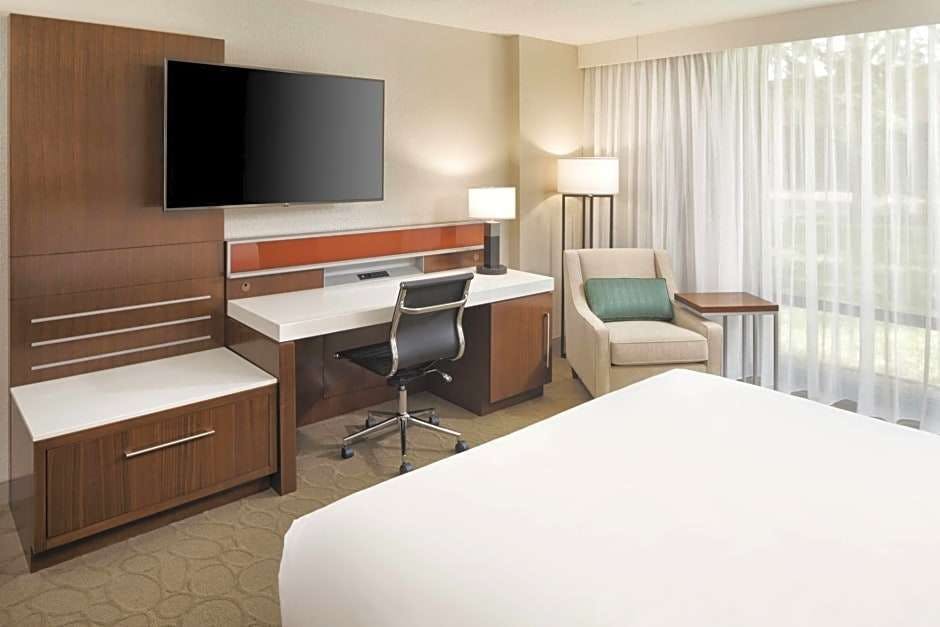 Hotel Delta Hotels by Marriott Minneapolis Northeast photo 2