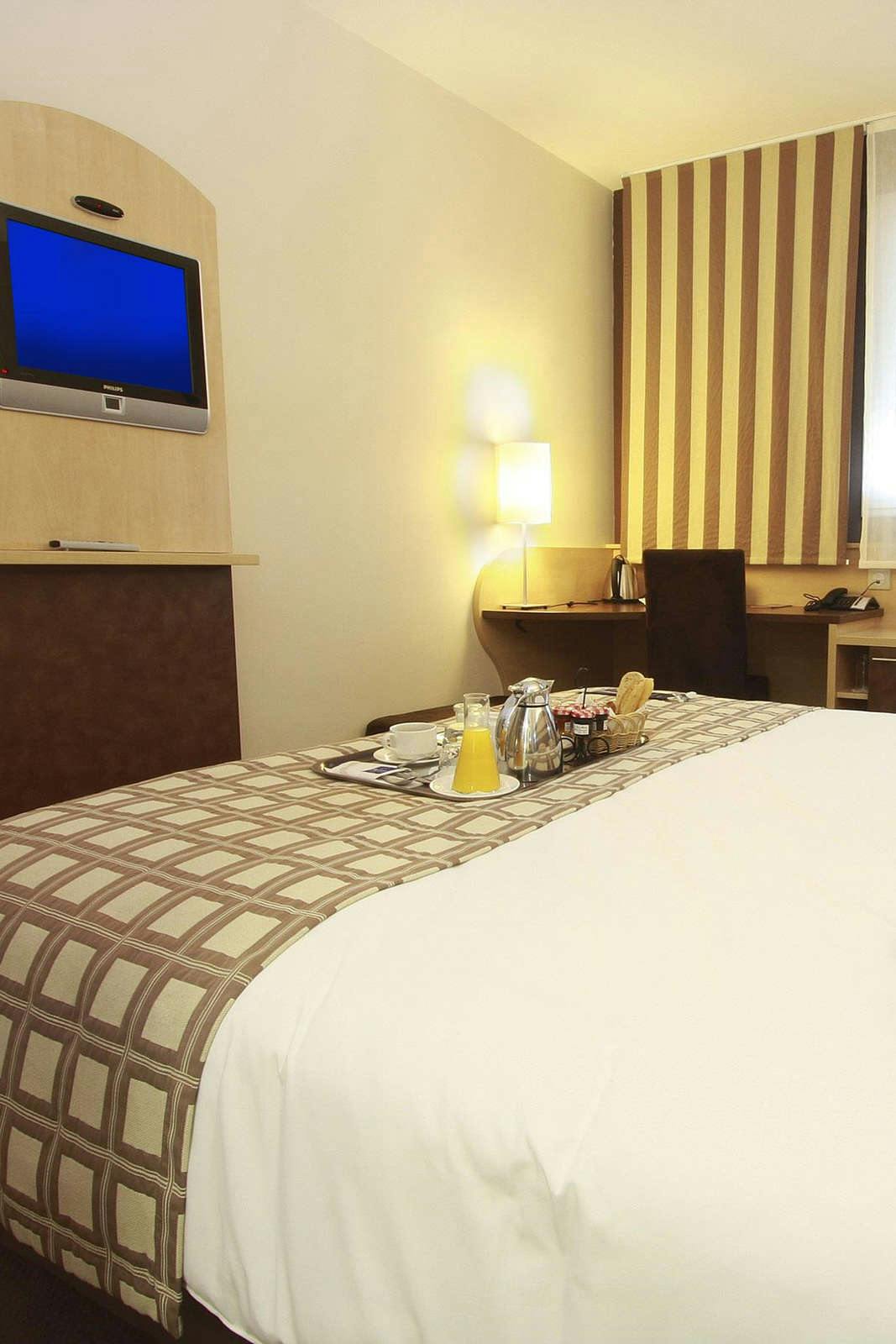 Kyriad Prestige Montpellier Ouest Croix Dargent - 