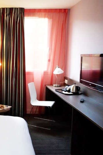 Hotel Kyriad Aix Les Milles - Plan De Campagne photo 2