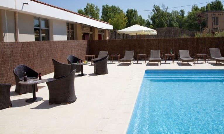 Kyriad Aix Les Milles - Plan De Campagne