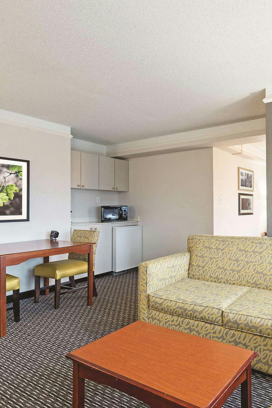 Hotel La Quinta Inn & Suites New Orleans Airport photo 5