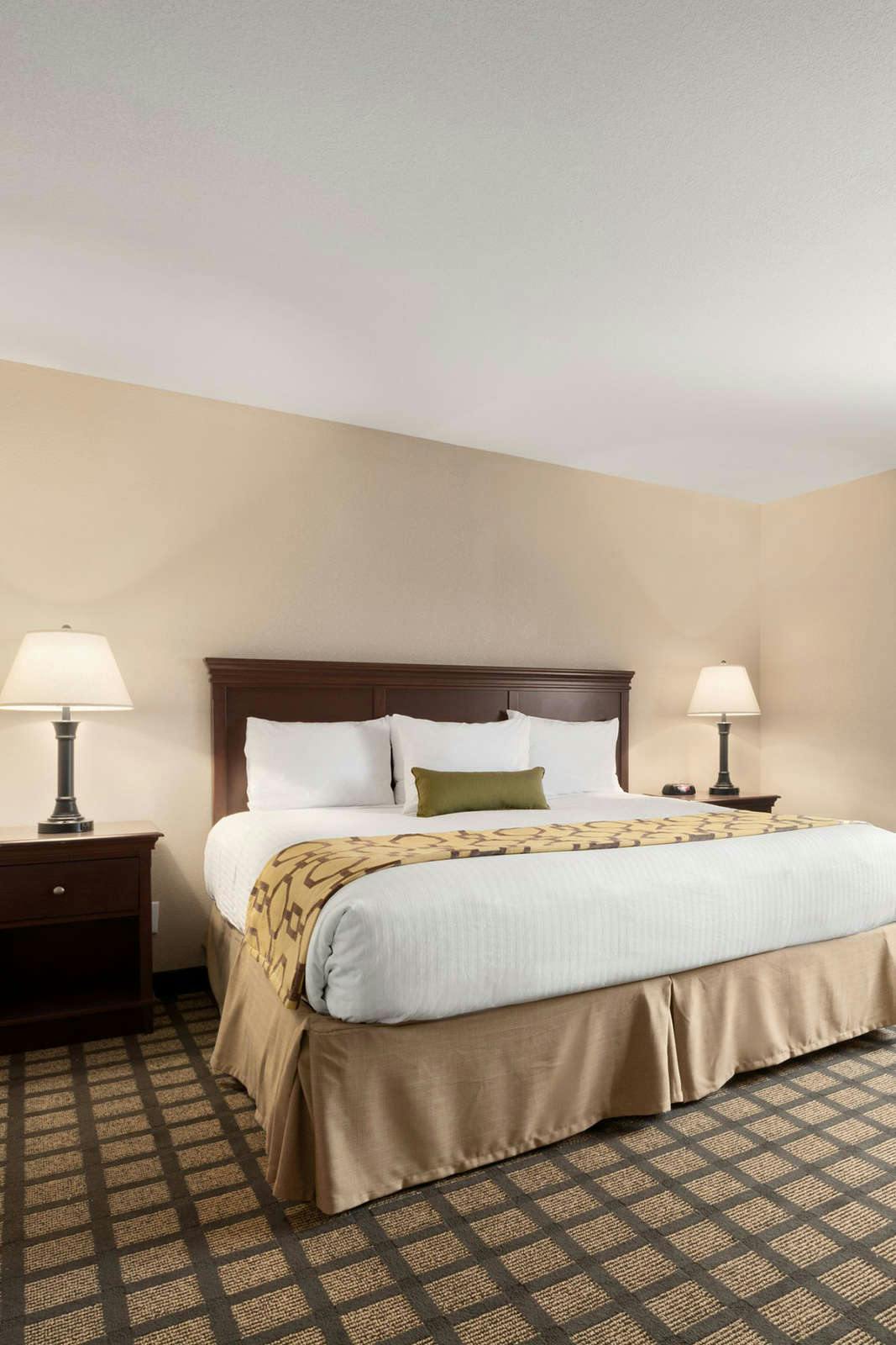 Hotel Baymont by Wyndham Odessa photo 2