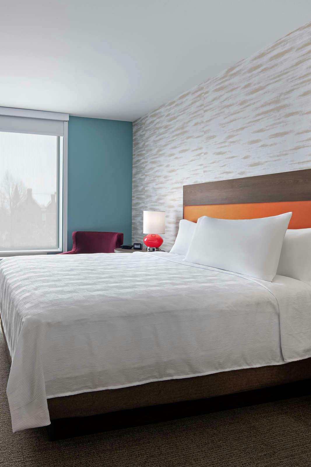 Hotel Home2Suites Des Moines at Drake University photo 2