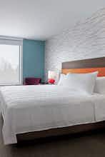 Hotel Home2Suites Des Moines at Drake University photo 2