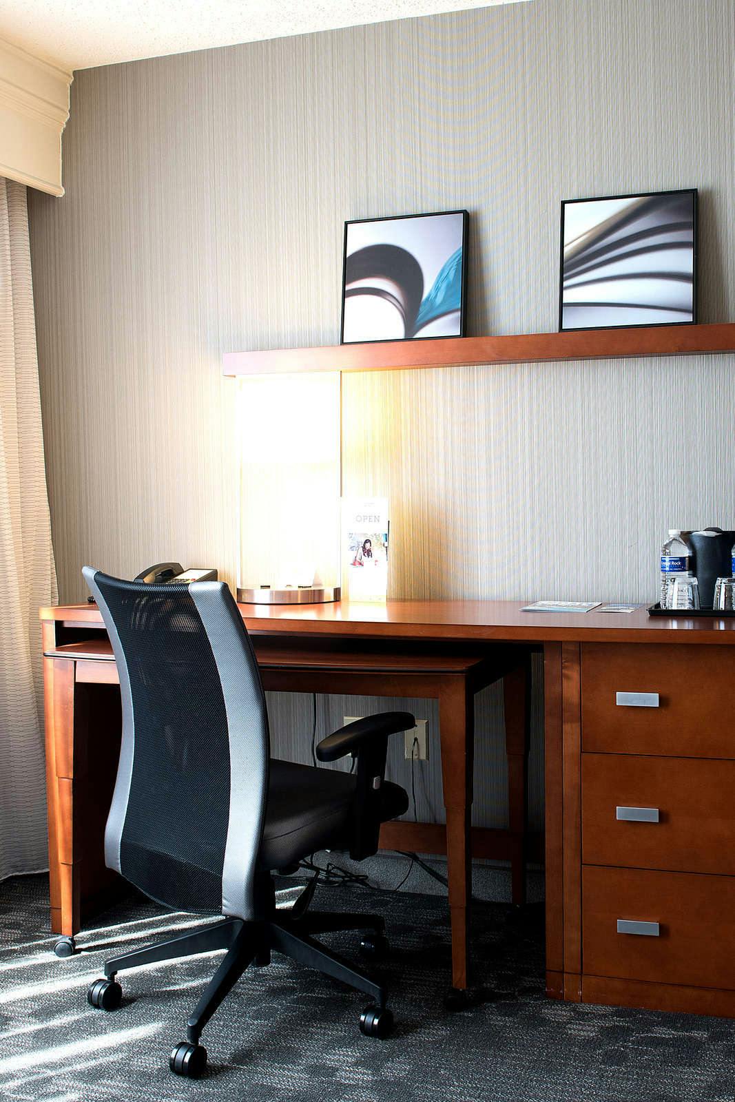 Hotel COURTYARD BY MARRIOTT WATERBURY photo 4