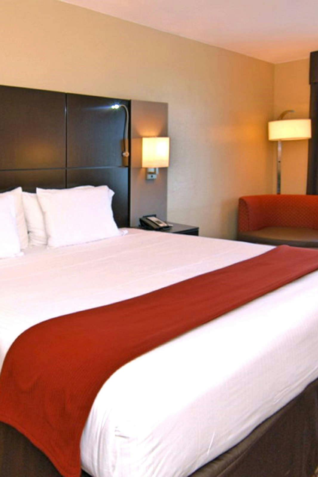 Hotel Holiday Inn Express Ft. Lauderdale Cruise-Airport photo 1