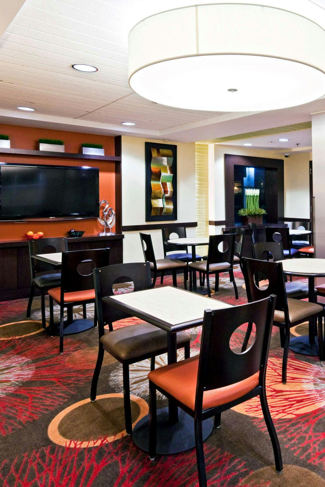 Hotel Holiday Inn Express Ft. Lauderdale Cruise-Airport photo 4