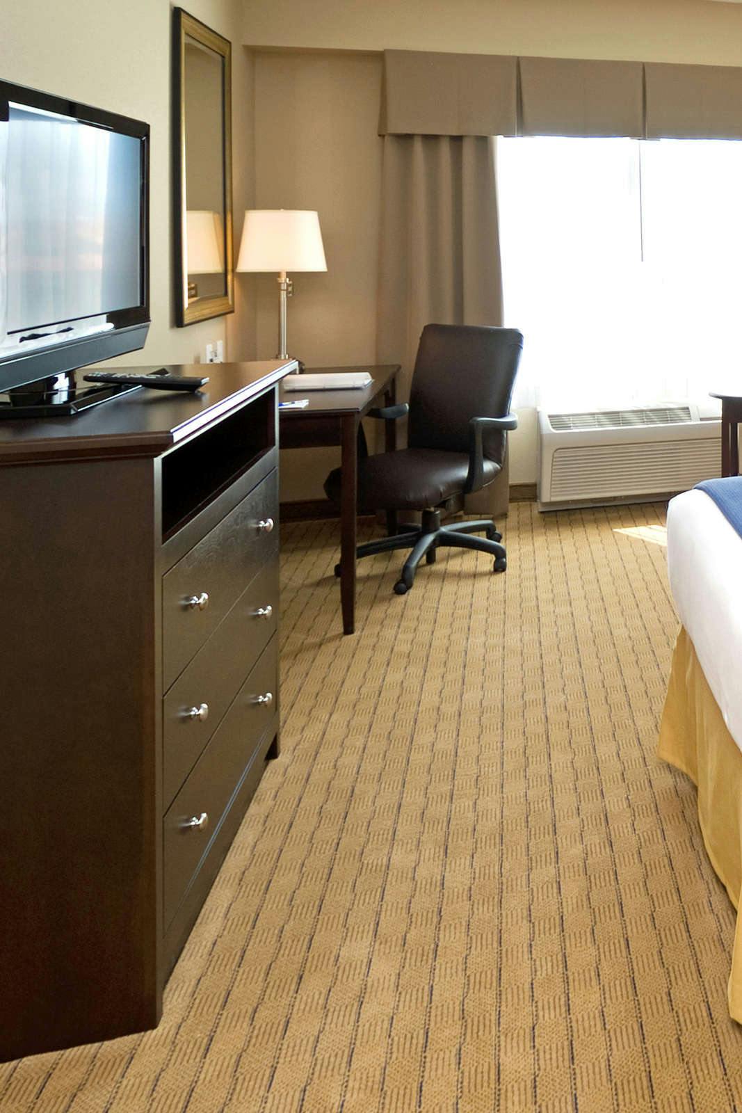 Hotel Holiday Inn Express Hotel & Suites Fort Myers East photo 5