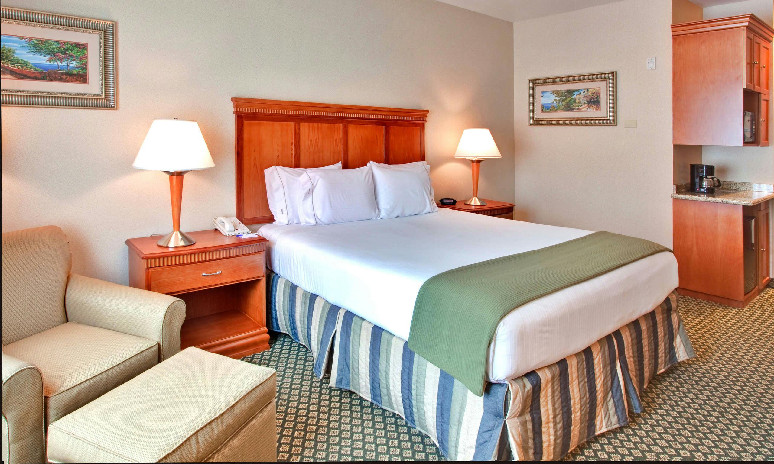 Holiday Inn Express Hotel & Suites Ontario Airport Mills Mall