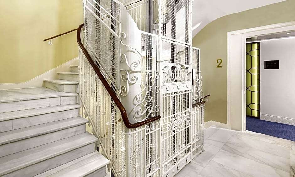 Hotel DoubleTree by Hilton Madrid-Prado photo 1