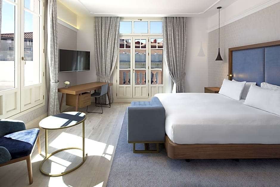 Hotel DoubleTree by Hilton Madrid-Prado photo 5