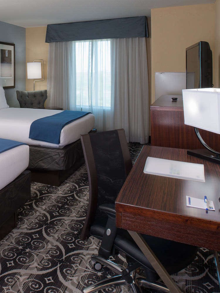 Hotel Holiday Inn Express Hotel & Suites Kansas City Airport photo 4