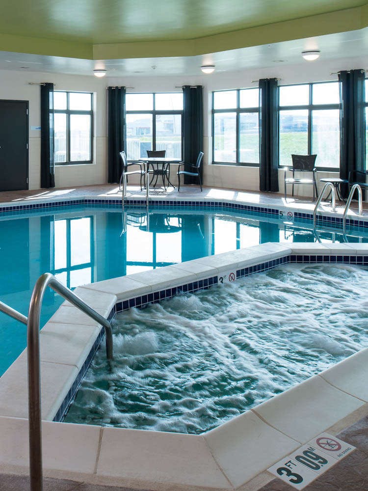 Hotel Holiday Inn Express Hotel & Suites Kansas City Airport photo 3