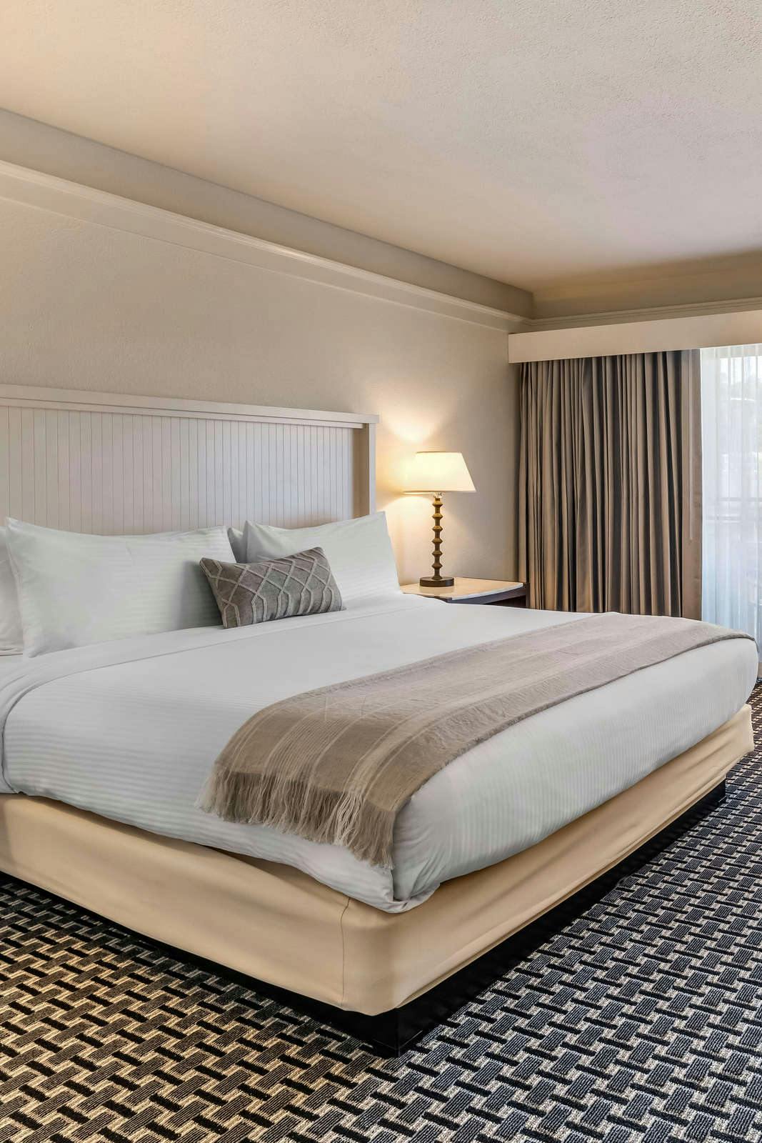 Hotel The Lodge at Tiburon photo 2