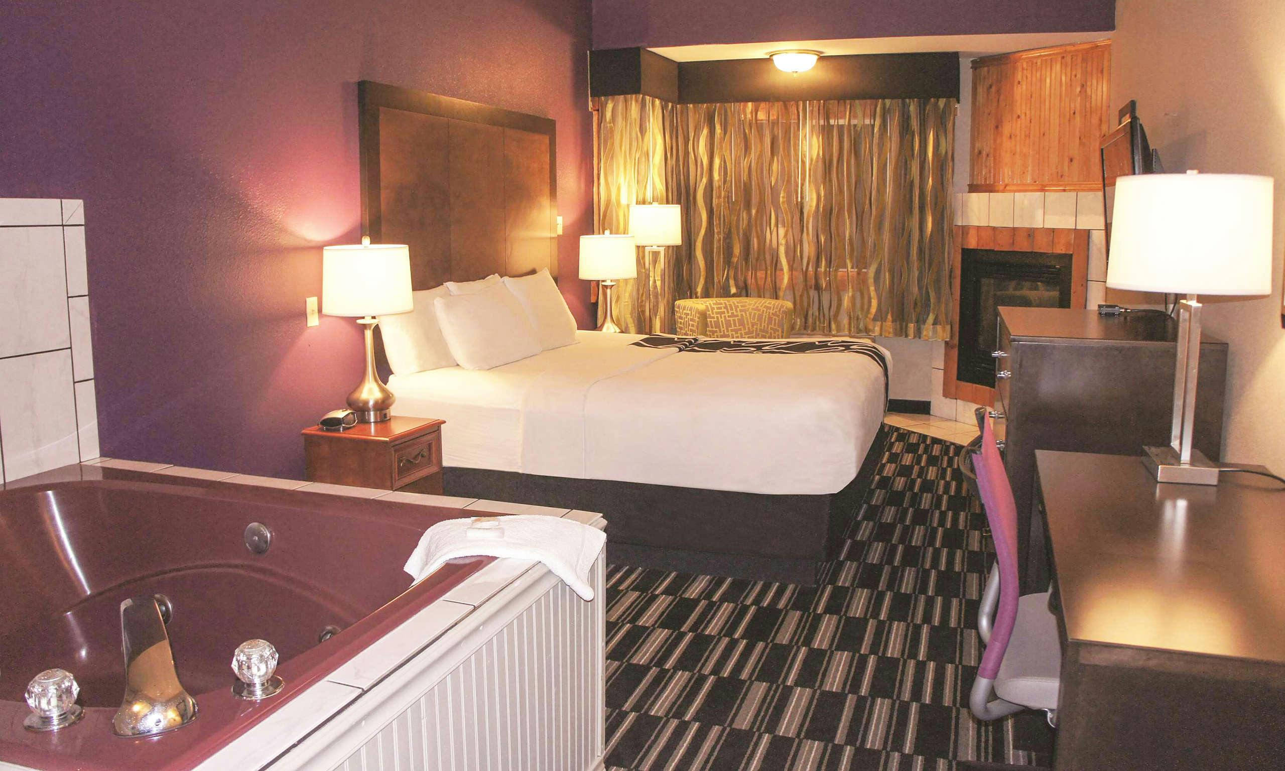 Last Minute Hotel Deals In Craig Hoteltonight