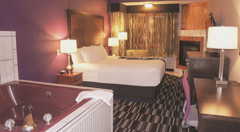 Last Minute Hotel Deals In Craig Hoteltonight