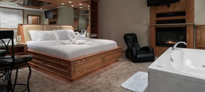 Sybaris Suites Northbrook
