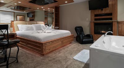 Sybaris Suites Northbrook