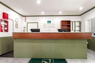 Hotel Quality Inn & Suites Bainbridge Island photo 1