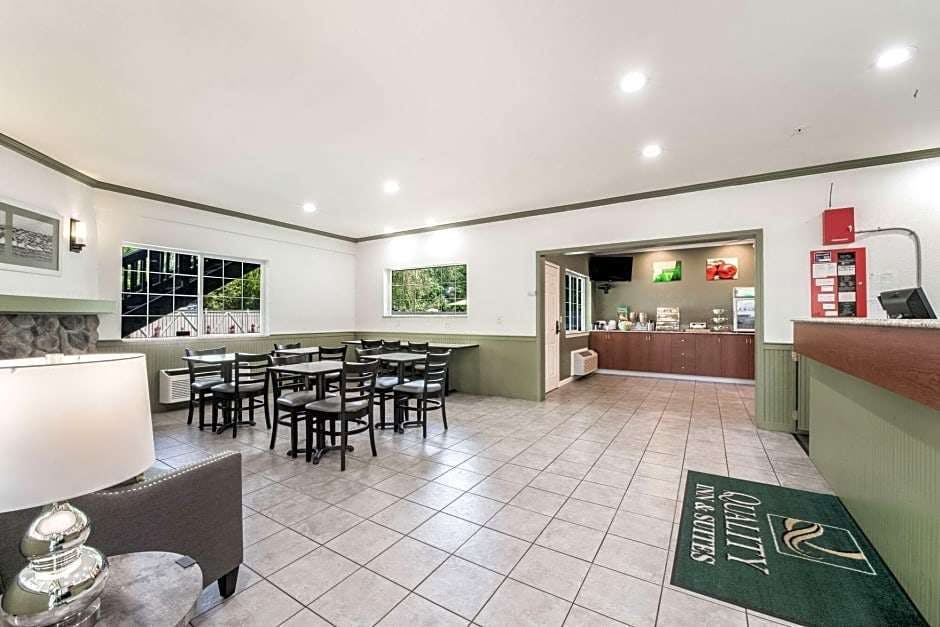 Hotel Quality Inn & Suites Bainbridge Island photo 2