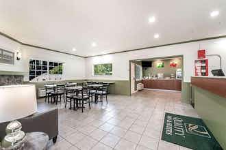 Hotel Quality Inn & Suites Bainbridge Island photo 2
