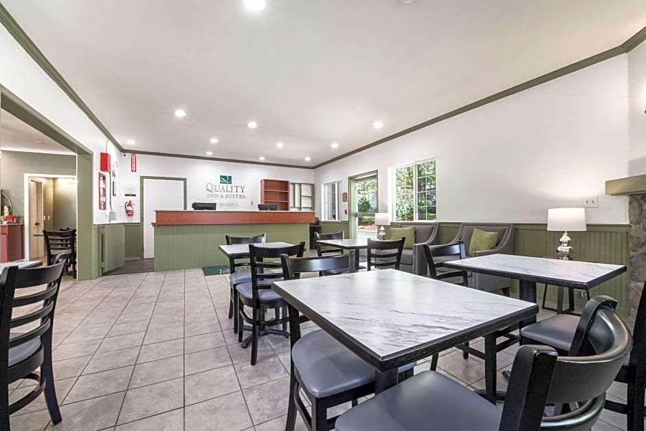 Hotel Quality Inn & Suites Bainbridge Island photo 4