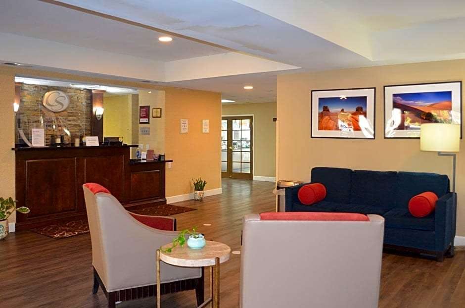 Hotel Comfort Suites Tulare Sequoia Gateway photo 1