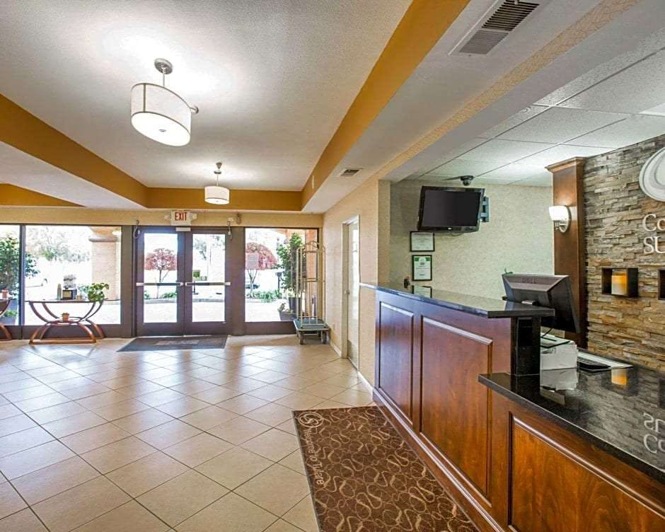 Hotel Comfort Suites Tulare Sequoia Gateway photo 4